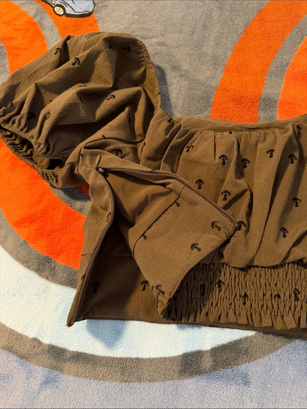 Disturbia Olive Puff Sleeve Smocked Crop Top - Picture 5 of 5
